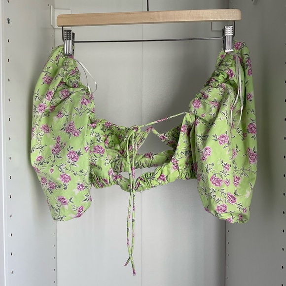 Zara, XS, Cropped Floral Puff Shoulder Top - Picture 2 of 3